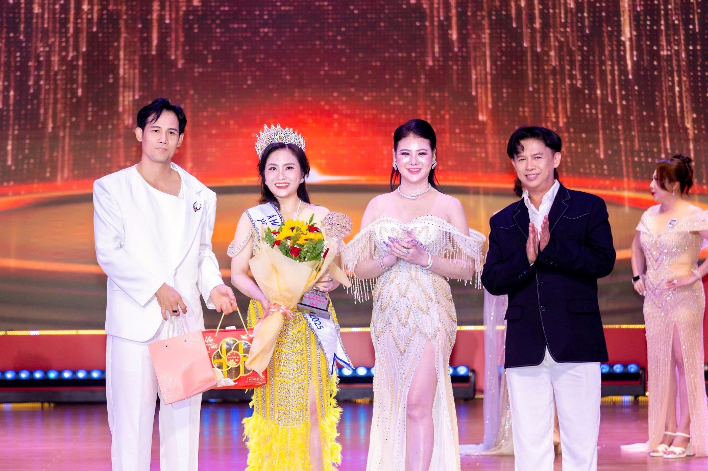 th-y-06-1751098264-50-width1387height924 Người đẹp Lê Thanh Thúy chinh phục Ban giám khảo để giành danh hiệu Á hậu 3 đầy thuyết phục - 6