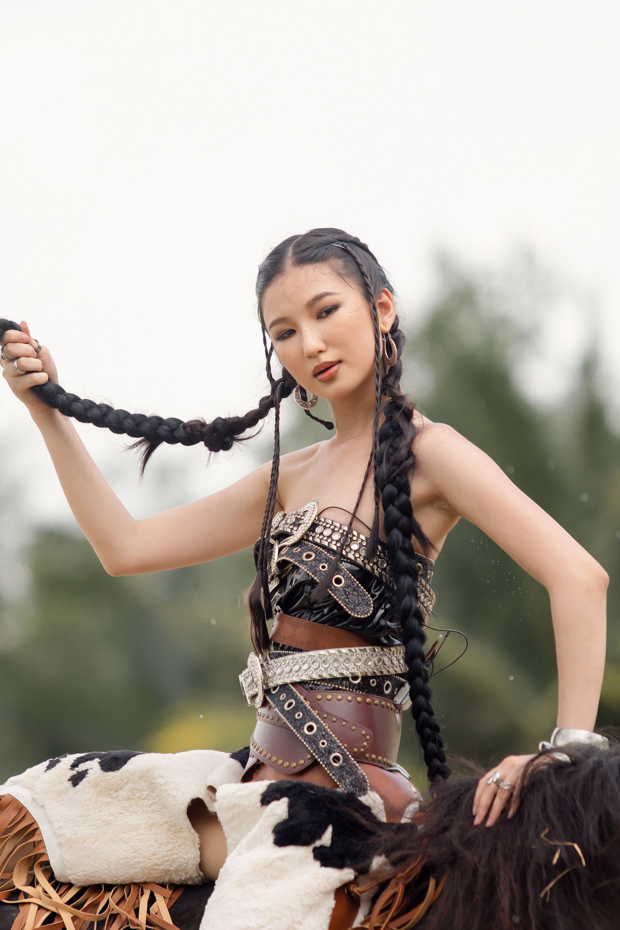 Tập 2 Vietnam's Next Top Model: Nàng Mơ ngã khỏi lưng ngựa, luật chơi mới