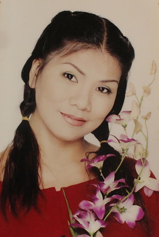 NSND là nữ hoàng chạy show miền Bắc: 75 tuổi viên mãn bên chồng hai tại biệt thự 1000m2- Ảnh 1. NSND là nữ hoàng chạy show miền Bắc: 75 tuổi viên mãn bên chồng hai tại biệt thự 1000m2- Ảnh 1.