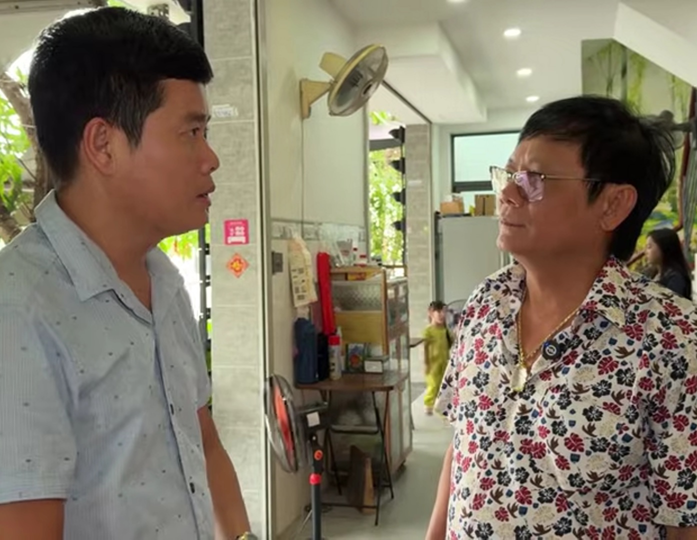 Nam nghệ sĩ 63 tuổi đã lên chức cụ, lẫn lộn các cháu chắt của chính mình- Ảnh 2. Nam nghệ sĩ 63 tuổi đã lên chức cụ, lẫn lộn các cháu chắt của chính mình- Ảnh 2.