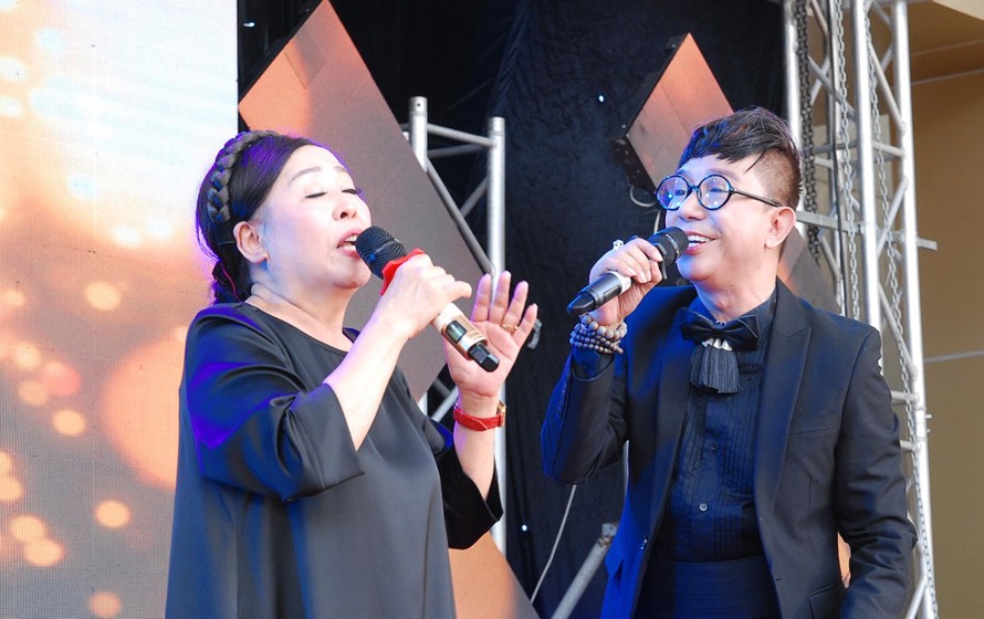 Nữ NSND đầu tiên hát Bài ca thống nhất lịch sử, đứng ra bảo vệ Long Nhật vì một điều- Ảnh 4. Nữ NSND đầu tiên hát Bài ca thống nhất lịch sử, đứng ra bảo vệ Long Nhật vì một điều- Ảnh 4.