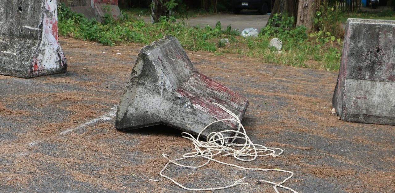 Người đàn ông cố tình lao ô tô xuống sông, nhân viên cứu hộ sửng sốt khi nhìn vào bên trong xe- Ảnh 2.