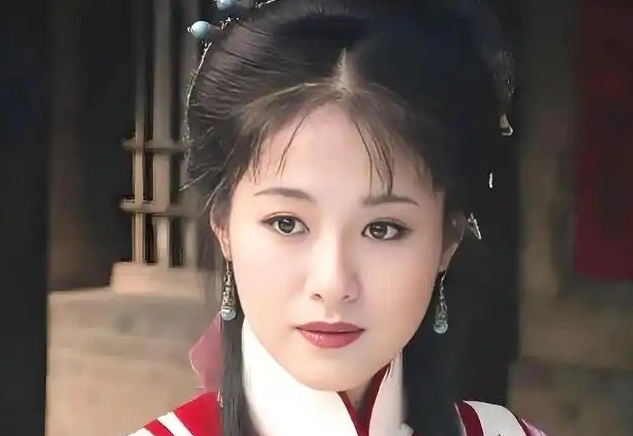 Mỹ nhân phải thay tên đổi họ vì Triệu Vy, bị đạo diễn tát mới biết bạn trai phản bội- Ảnh 4.