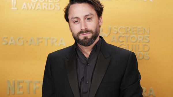 Ngôi sao Phim Succession Chính Thức Gia Nhập Vũ Trụ The Hunger Games the hunger game moi3 ebzhjpg