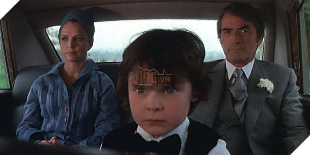 Dick Van Dyke Tiet Lo Ly Do Tu Choi The Omen Va Vai Dien Khien Ong Tiec Nuoi Hình ảnh về phim The Omen.