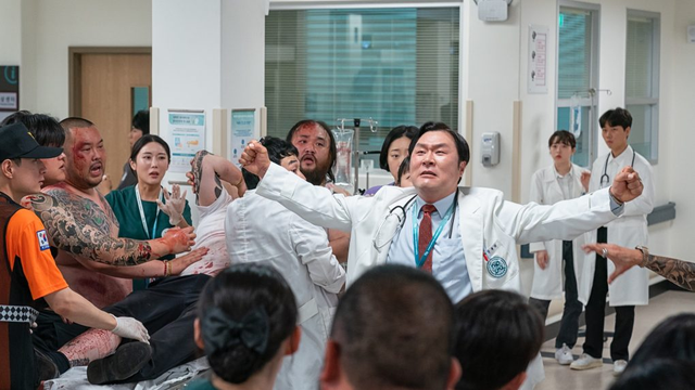 Phim Hàn chiếm top 1 toàn cầu: Tuyệt phẩm được cả cõi mạng tung hô, nam chính Phim Hàn chiếm top 1 toàn cầu: Tuyệt phẩm được cả cõi mạng tung hô, nam chính