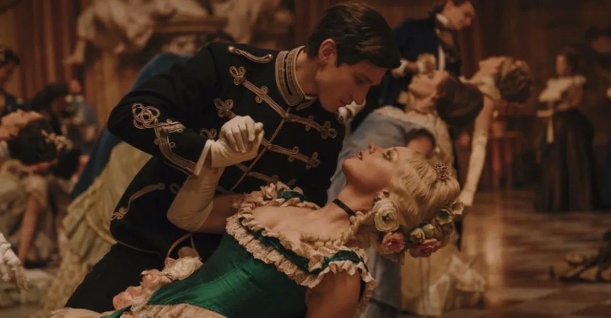 Phim 18+ siêu hay nhận điểm cao ngất: Nữ chính đẹp hơn cổ tích, xem xong mất ngủ cả tháng trời- Ảnh 2.