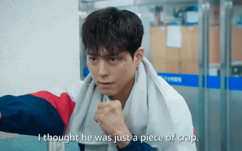 Kỳ lạ nam thần vào vai trắng trẻo thư sinh thì