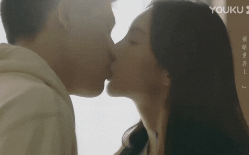 Nam chính phim ngôn tình Trung Quốc hay nhất hiện tại hôn giỏi thế nào mà khiến khán giả càng phẫn nộ với nữ chính?- Ảnh 2.