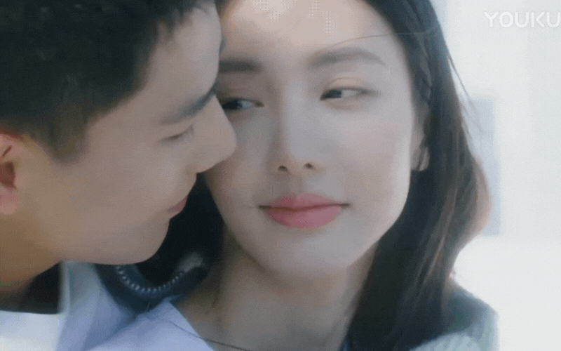 Nam chính phim ngôn tình Trung Quốc hay nhất hiện tại hôn giỏi thế nào mà khiến khán giả càng phẫn nộ với nữ chính?- Ảnh 3.