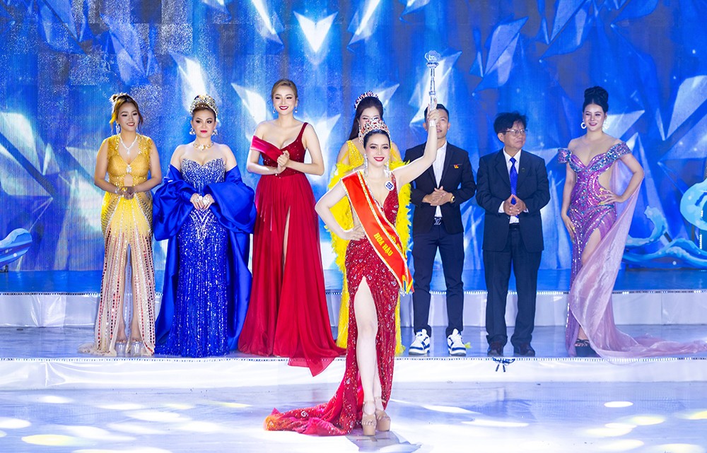 Thí sinh Nguyễn Thị Minh Thu đăng quang Hoa hậu Doanh nhân Tài sắc Việt Nam 2025 - 5