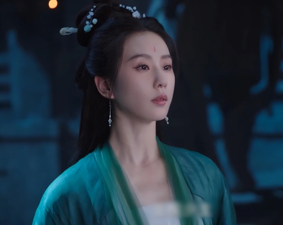 Mỹ nhân U40 vẫn liều mạng đóng thiếu nữ 18 tuổi, netizen mỉa mai