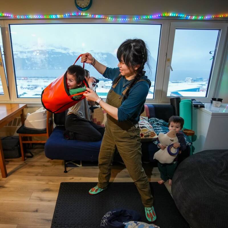 Bên trong tòa nhà chung cư