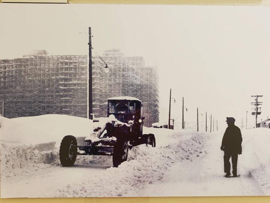 Bên trong tòa nhà chung cư