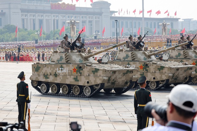 Trực tiếp: Trung Quốc duyệt binh lớn chưa từng thấy, nhiều vũ khí lần đầu xuất hiện- Ảnh 3.