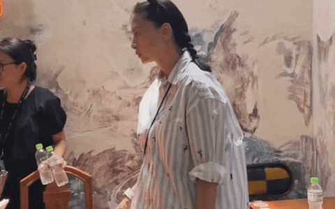 Cú lia camera 10 giây để lộ chuyện sao nữ Vbiz và chồng kém 11 tuổi sắp đón con đầu lòng?- Ảnh 1.