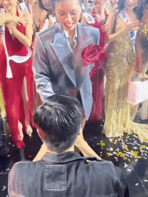 Chưa từng có: Nam diễn viên cầu hôn mỹ nhân Vbiz ngay tại Chung kết Hoa hậu hoàn vũ VN!- Ảnh 2.