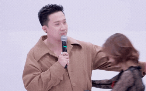 Trấn Thành công khai xin lỗi 1 Em Xinh ngay trên sóng: Chuyện gì đây?- Ảnh 2. Trấn Thành công khai xin lỗi 1 Em Xinh ngay trên sóng: Chuyện gì đây?- Ảnh 2.