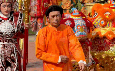 Tình trạng của NS Hoài Linh tại đền thờ 100 tỷ trong ngày giỗ Tổ sân khấu- Ảnh 1.