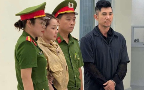 Lương Bằng Quang khóc nấc giữa đêm đọc lời cuối của Ngân 98 trước khi bị bắt- Ảnh 4. Lương Bằng Quang khóc nấc giữa đêm đọc lời cuối của Ngân 98 trước khi bị bắt- Ảnh 4.