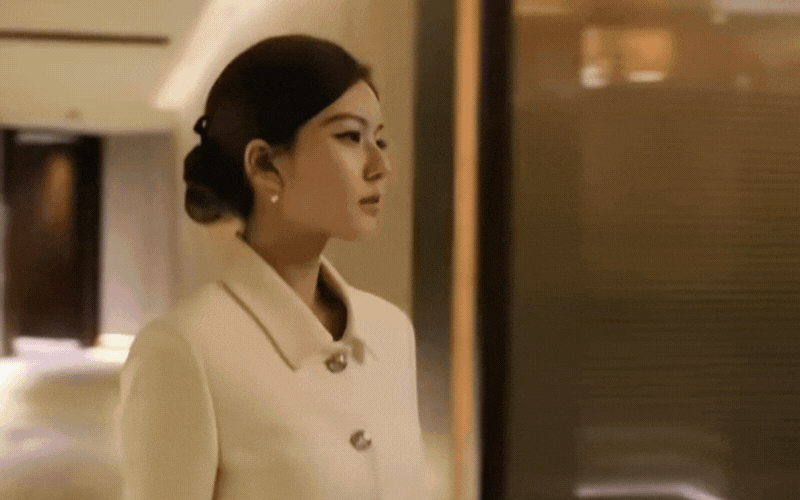 Triệu Lộ Tư đẹp phát sốc trong phim mới, bảo sao được tổng tài Trần Vỹ Đình dốc hết lòng che chở- Ảnh 17. Triệu Lộ Tư đẹp phát sốc trong phim mới, bảo sao được tổng tài Trần Vỹ Đình dốc hết lòng che chở- Ảnh 17.