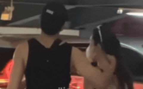 Đôi Vbiz lộ bí mật đang hẹn hò chỉ vì không để ý 1 hành động hầu như ai cũng làm mỗi ngày!- Ảnh 3. Đôi Vbiz lộ bí mật đang hẹn hò chỉ vì không để ý 1 hành động hầu như ai cũng làm mỗi ngày!- Ảnh 3.