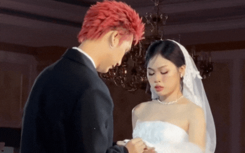 Đám cưới đột ngột của cặp sao gen Z: Cô dâu suýt khóc khi thực hiện 1 nghi lễ!- Ảnh 1.