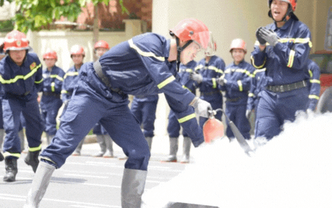 Lê Dương Bảo Lâm bị kỷ luật, Song Luân gây tranh cãi vì đùa giỡn quá đà!- Ảnh 1.