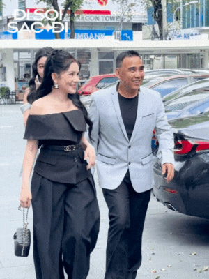 Lọ Lem nhà MC Quyền Linh lộ sắc vóc thật, vừa xuất hiện đã làm 1 hành động