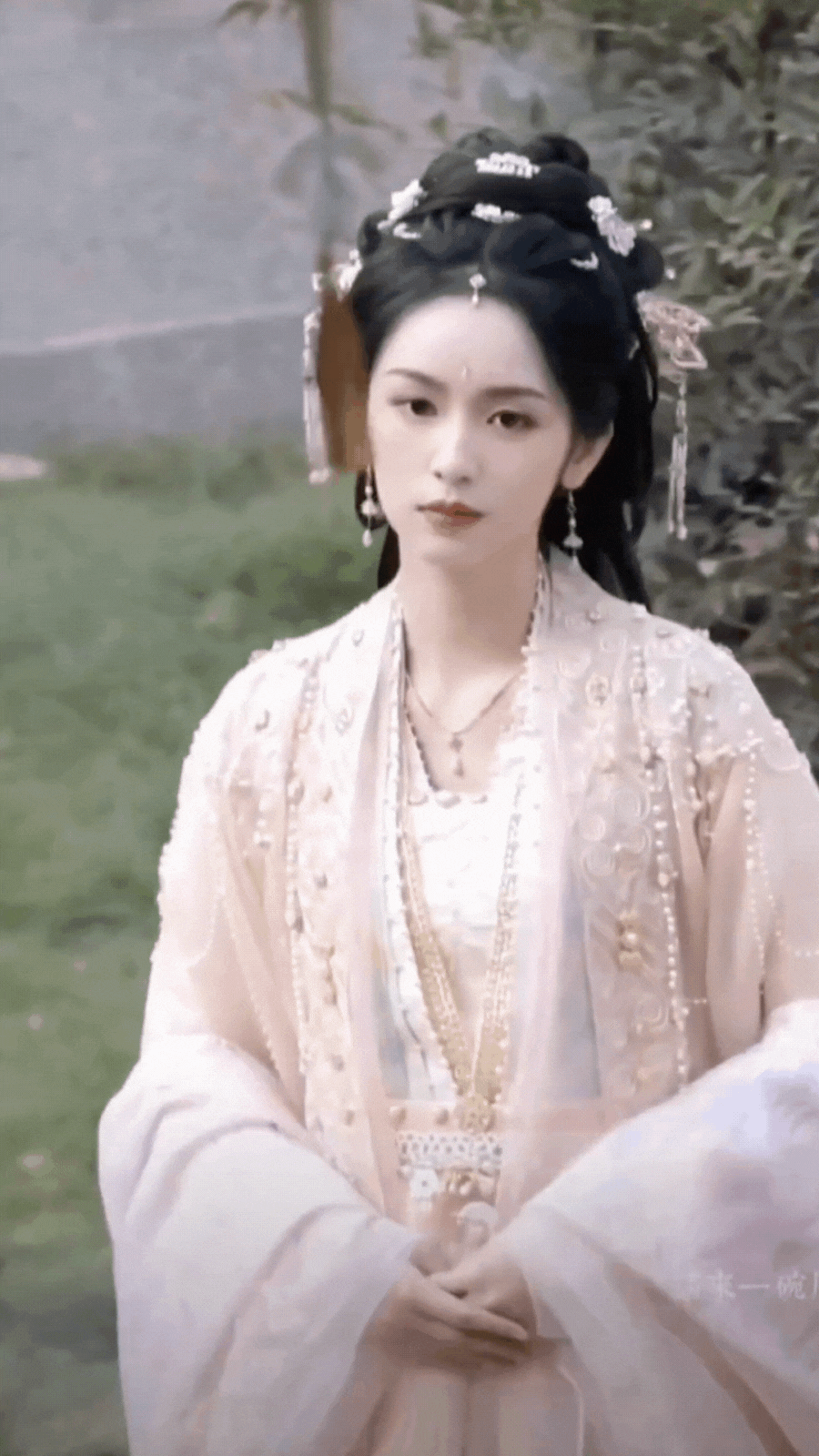 Đây đích thị là cặp đôi cổ trang có nhan sắc đỉnh nhất tháng 8 này, từng khung hình đều là cực phẩm- Ảnh 7. Đây đích thị là cặp đôi cổ trang có nhan sắc đỉnh nhất tháng 8 này, từng khung hình đều là cực phẩm- Ảnh 7.