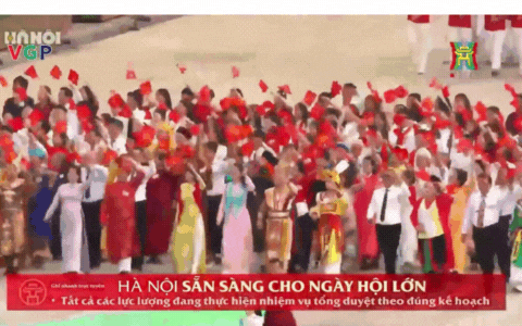 Trọn vẹn khoảnh khắc Khối nghệ sĩ tổng duyệt diễu hành: Chưa bao giờ nghệ sĩ Việt lại đẹp đến thế!- Ảnh 1.