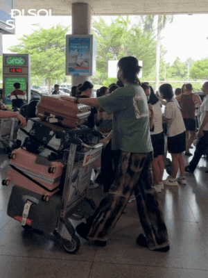 "Zoom cận" dàn Anh Trai Say Hi từ Mỹ về Việt Nam: Người xuất hiện "tuyệt đối điện ảnh", người được bạn gái tháp tùng sát rạt! thiet ke chua co ten 4 1753866119955 17538661207421493794133