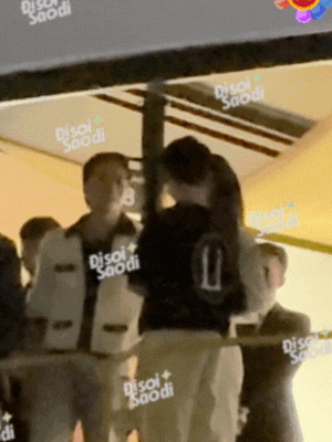 HOT: Bắt gặp vợ chồng Phương Nhi thân thiết với SOOBIN, cùng nhau