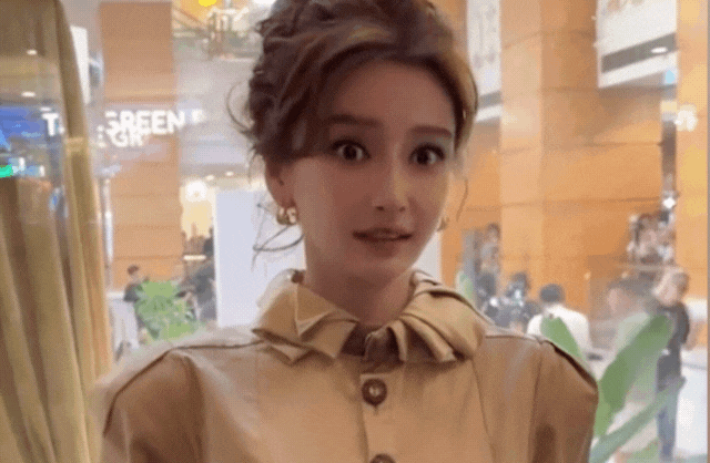 Angelababy ê chề: Mặc lại váy cũ từ 3 năm trước đi sự kiện, cố nén nước mắt nhưng bị mỉa mai quá giả tạo- Ảnh 6.