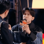 Đan Trường khiến Tô Hữu Bằng "xịt keo đứng hình", muốn bỏ quay show sau 1 câu nói chấn động thiet ke chua co ten 8 1749265947069144561762 1749267590374 1749267590774748156919 42 0 377 640 crop 1749267692944221937829gifpng