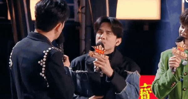 Đan Trường khiến Tô Hữu Bằng "xịt keo đứng hình", muốn bỏ quay show sau 1 câu nói chấn động thiet ke chua co ten 8 1749265947069144561762 1749267590374 1749267590774748156919 42 0 377 640 crop 1749267692944221937829gifpng