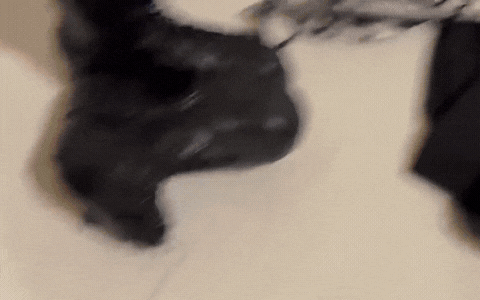 Phát hiện cảnh tượng hãi hùng trong phòng riêng của sao nam Vbiz: