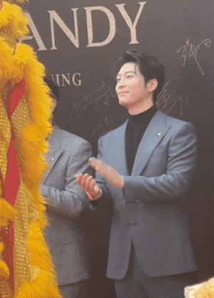 thiet-ke-chua-co-ten-9-17625862985481596767044-1762597255678-1762597257879360799158 "Chồng nghèo" Đậu Kiêu lần đầu lộ diện, để lộ 1 chi tiết quan trọng giữa tin ly hôn ái nữ trùm sòng bạc Macau thiet ke chua co ten 9 17625862985481596767044 1762597255678 1762597257879360799158