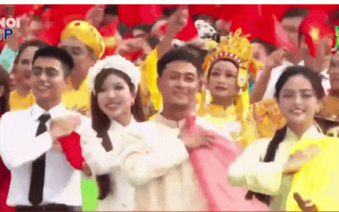Trọn vẹn khoảnh khắc Khối nghệ sĩ tổng duyệt diễu hành: Chưa bao giờ nghệ sĩ Việt lại đẹp đến thế!- Ảnh 2.