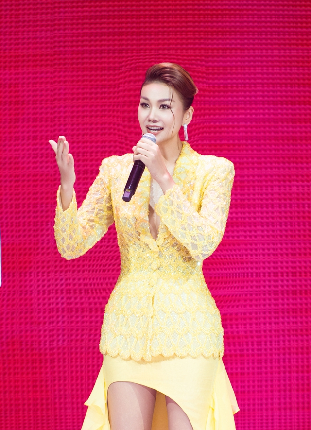 Clip: Thanh Hằng gây sốc khi có thái độ gay gắt với thí sinh Vietnam's Next Top Model lúc mới vào nhà chung- Ảnh 5.