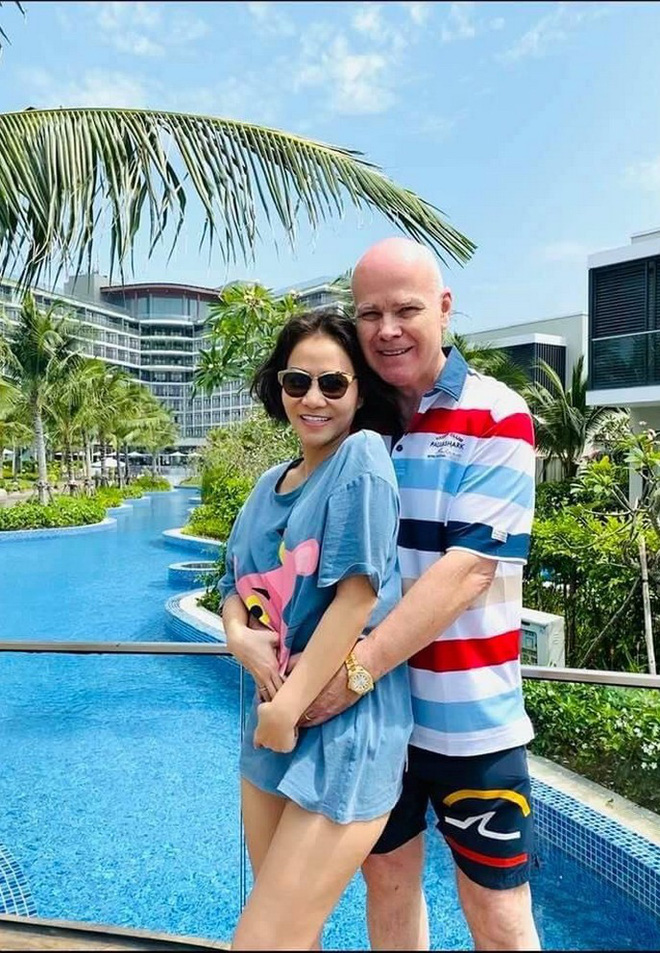 Nữ ca sĩ Việt lấy chồng tỷ phú: Chỉ đi hát cho vui, mới gặp đã bị giục kết hôn, sắm đồ hiệu mỏi tay- Ảnh 7.