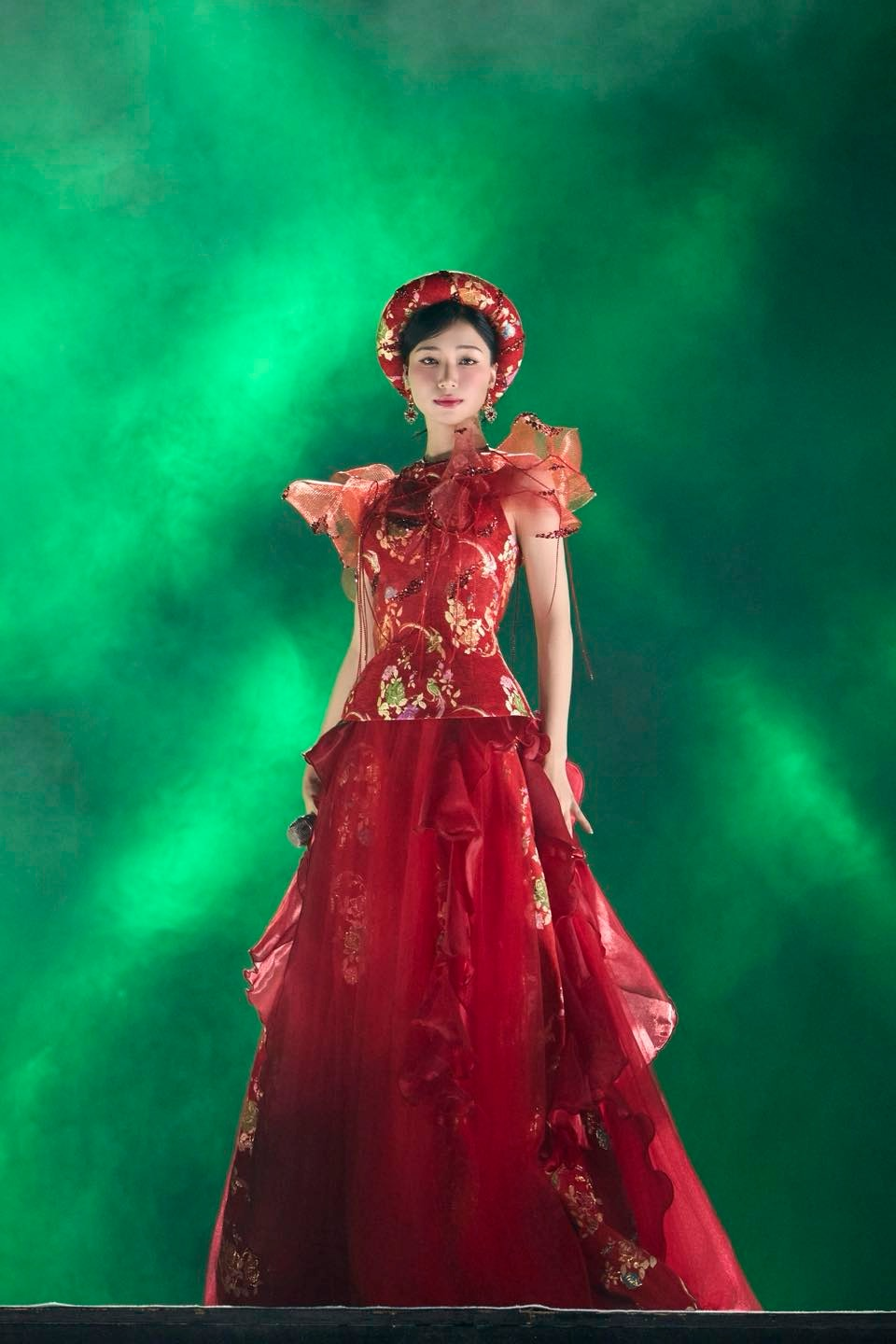 Mỹ nhân nổi tiếng nhất Mưa Đỏ: Nhan sắc mướt mắt mê hoặc 6 triệu fan, không biết khen sao cho đủ- Ảnh 7.