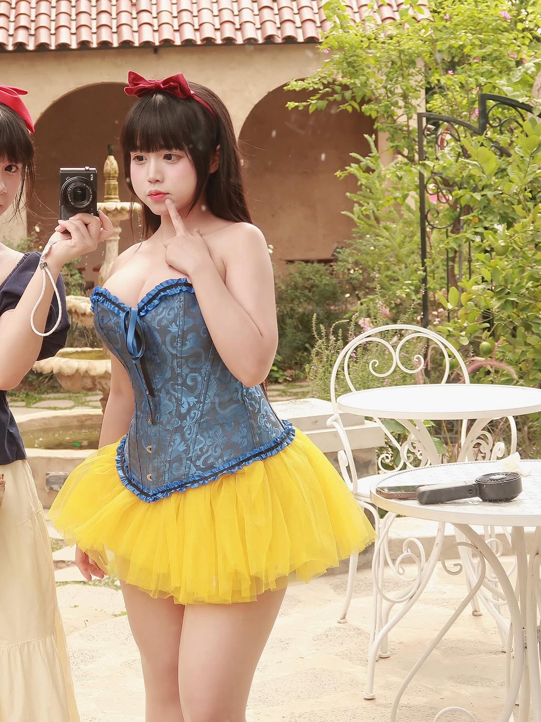 Cosplay Bạch Tuyết, hot girl Instagram gây Cosplay Bạch Tuyết, hot girl Instagram gây