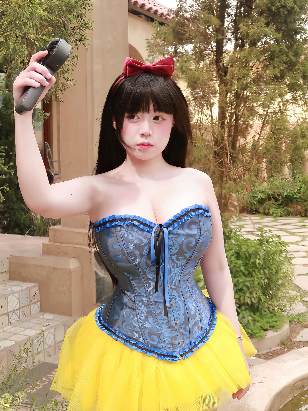 Cosplay Bạch Tuyết, hot girl Instagram gây Cosplay Bạch Tuyết, hot girl Instagram gây