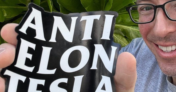 47 tuổi kiếm hơn 2,5 tỷ đồng/tháng nhờ người mua… ghét Elon Musk, phát ngôn càng sốc doanh số càng tăng vùn vụt thumb avatar1743069350461 1743069350899210732035 17430693729211726136318 73 55 673 1015 crop 17430693802211363631476jpg