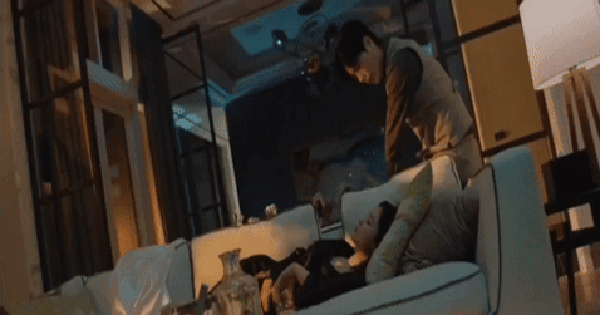 Lần đầu có tổng tài vừa đẹp vừa giàu nhưng không ai dám yêu: Cười lên thấy rợn cả người, bớt ác lại được không thumb gif 1 1764338593176 1764338593694526140320 17643386946731121637361 0 0 251 480 crop 17643387069031566895704gifpng