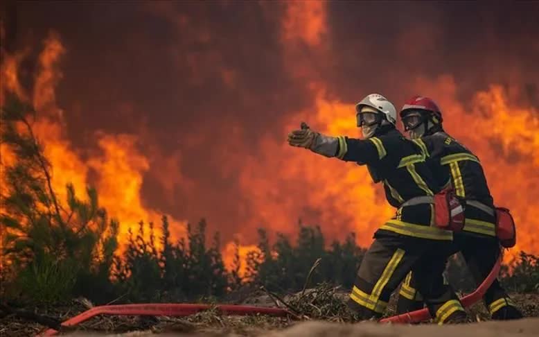 Nắng nóng cực đoan khiến cháy rừng lan rộng tại Tây Ban Nha (Ảnh: Anadolu)