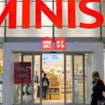 Đi đâu cũng thấy MINISO: Người đứng đằng sau "đế chế tạp hoá" này vốn là một công nhân nhà máy thuong hieu 1757581511701585989201 20 0 501 770 crop 17575826168241706661082 1757611044052990426714 0 0 429 686 crop 1757611047148975251947jpeg