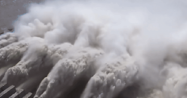 Chiêm ngưỡng con đập "quái vật" cao nhất thế giới, hơn tháp Eiffel 5 mét thuy dien xa nuoc 17579213042551949705758 0 24 418 693 crop 1757921321328372696484 17579289778501371074520gifpng