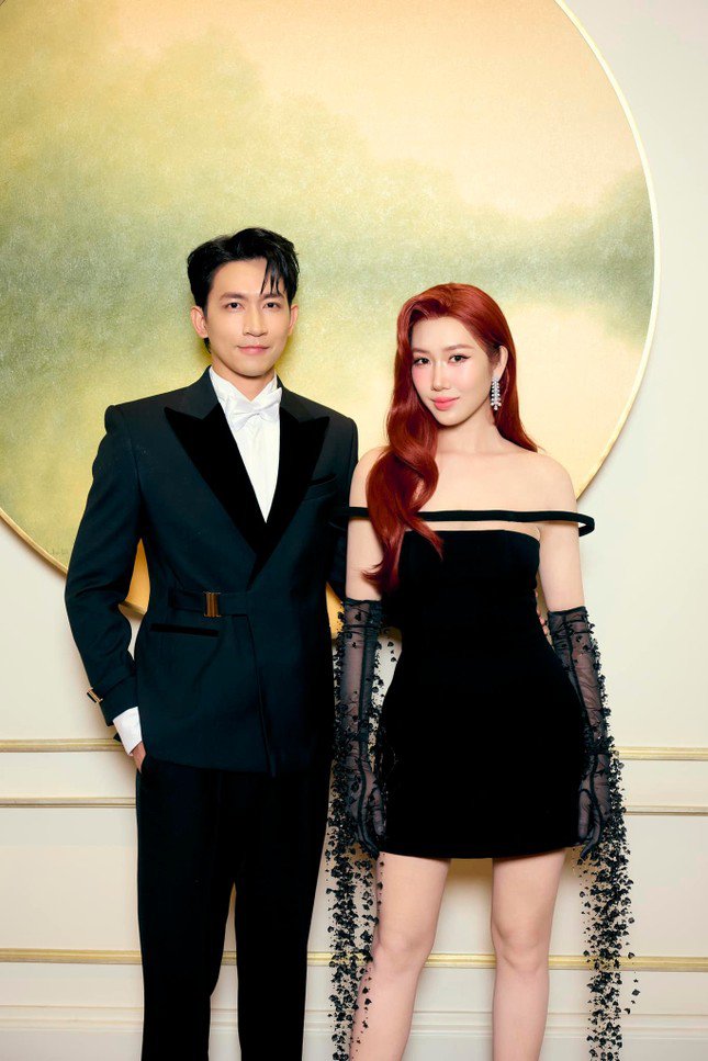 thuy-ngan-8-4669-9067-1742287205-27-width645height967 Nghi vấn Võ Cảnh cầu hôn Thúy Ngân nhưng sao chiếc nhẫn lại nằm ở vị trí lạ? - 1